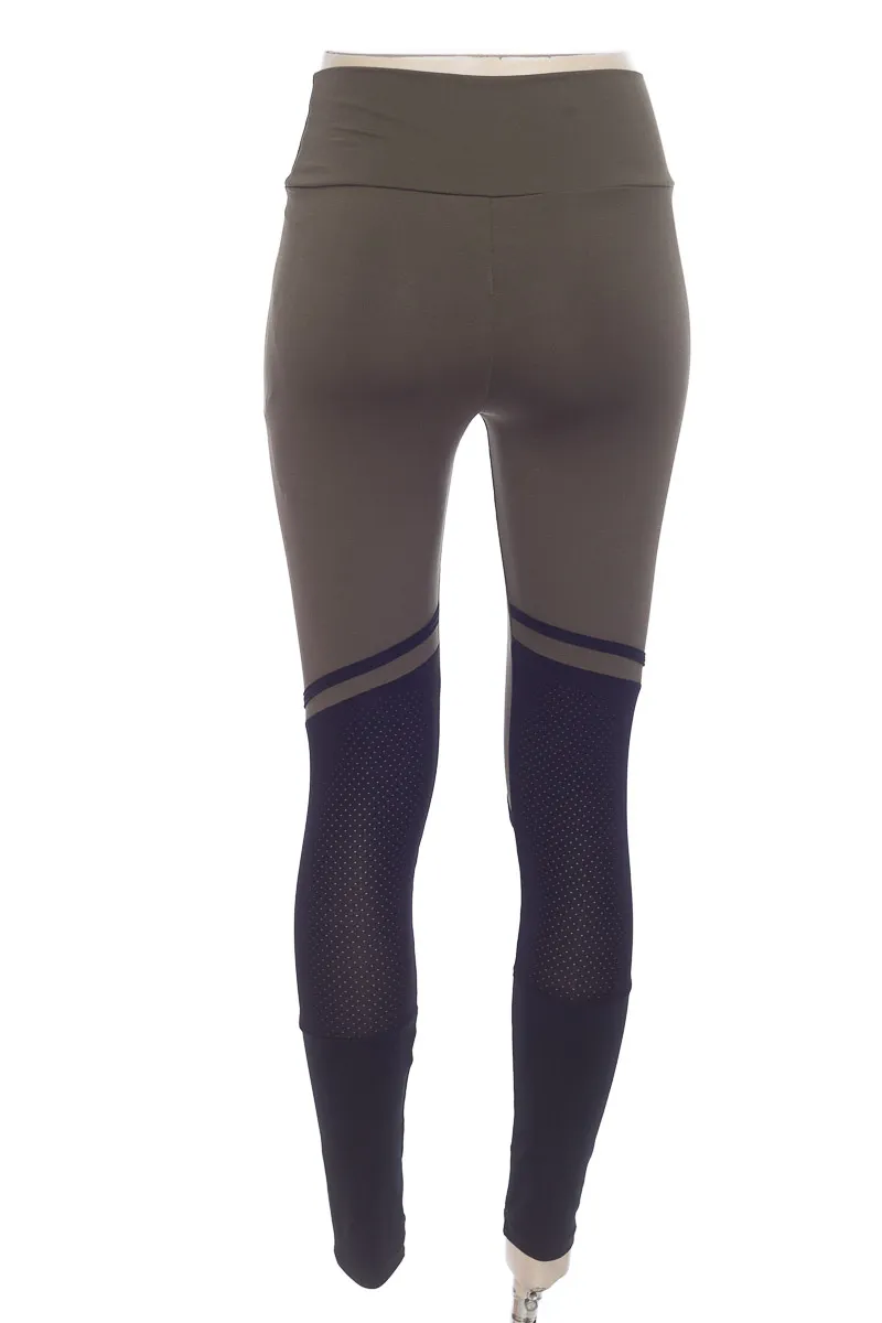 ROPA DEPORTIVA / SALIDA DE BAñO COLOR VERDE  ADRIANA ARANGO