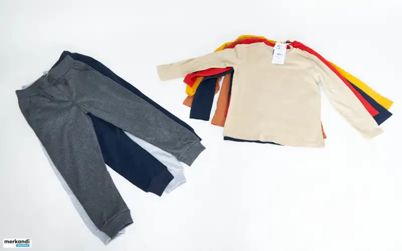 ROPA RESERVADA PARA NIñOS  TEMPORADA PRIMAVERA / VERANO  1 EMBALAJE 1819 KG