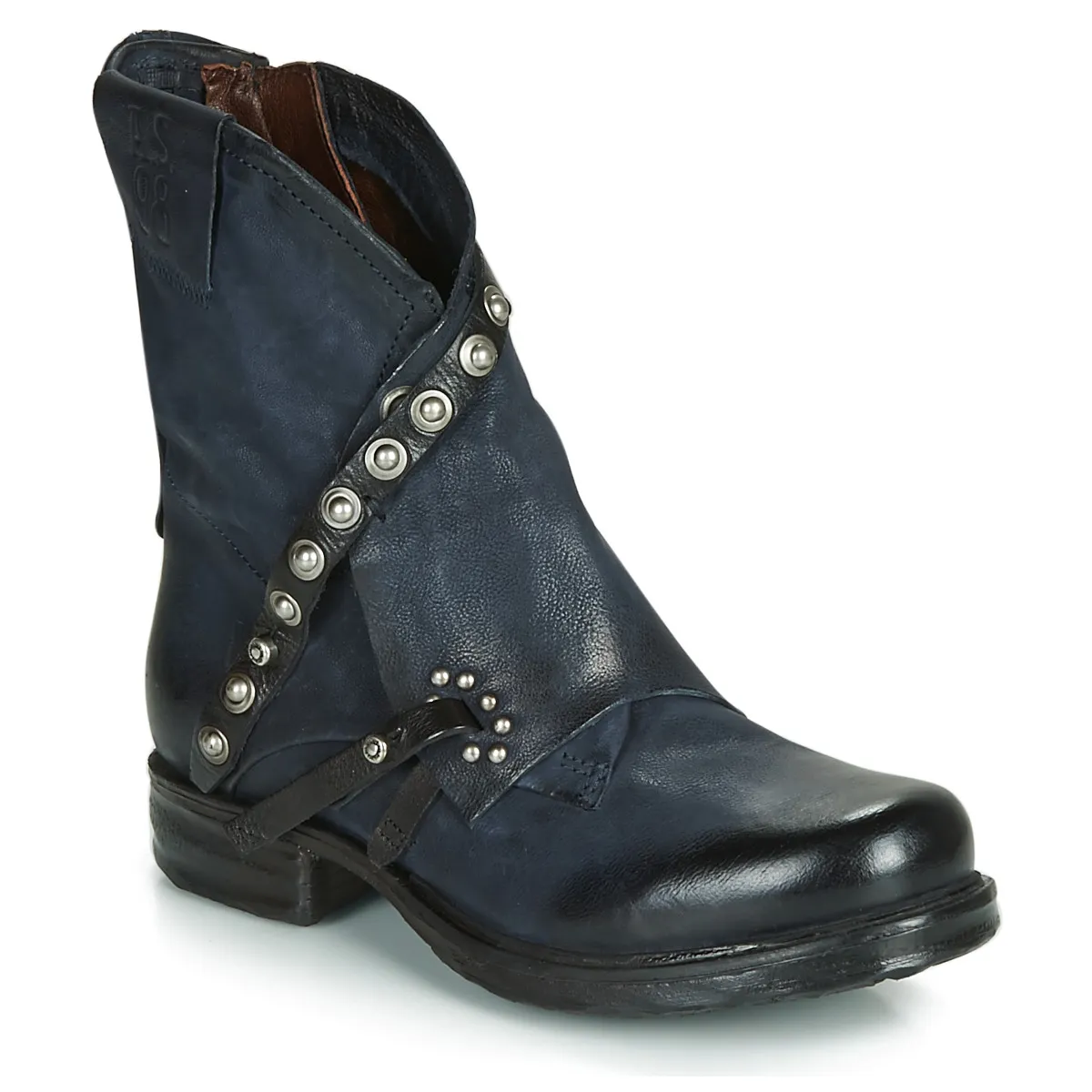 SAINT EC RIVET