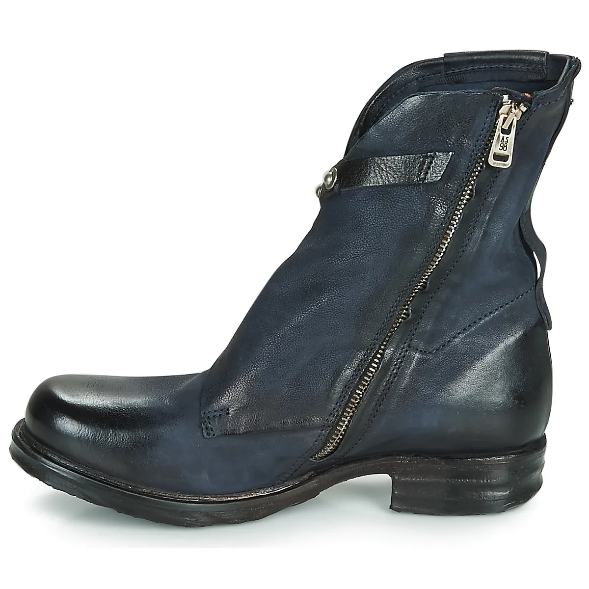 SAINT EC RIVET