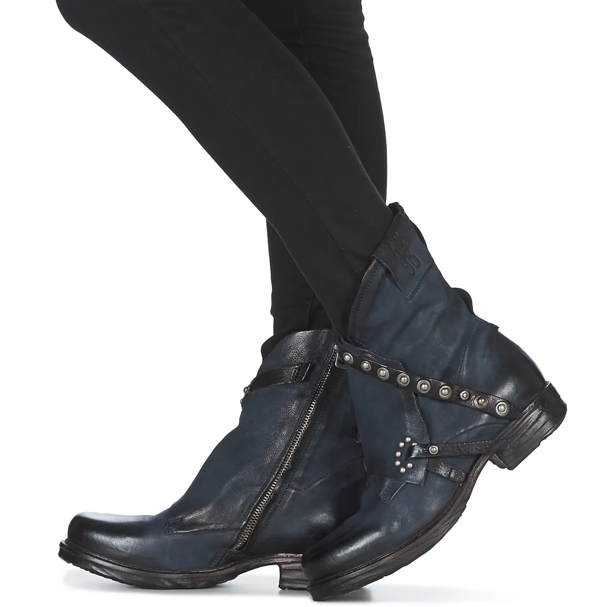 SAINT EC RIVET