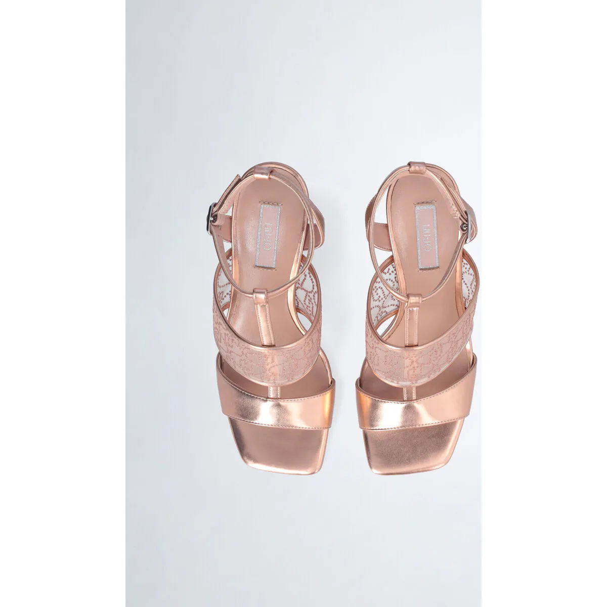 Sandalias con tacón con logotipo