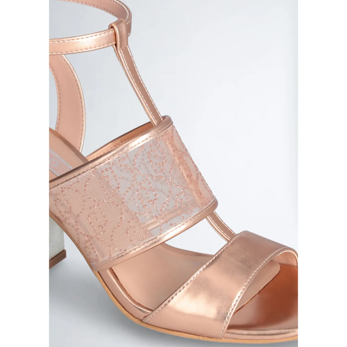 Sandalias con tacón con logotipo