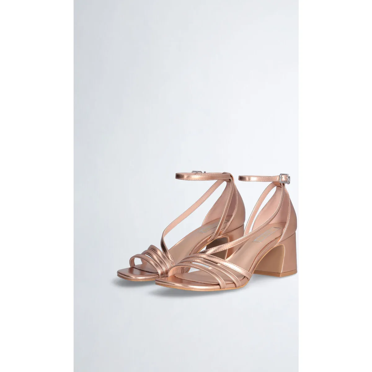 Sandalias con tacón metalizadas