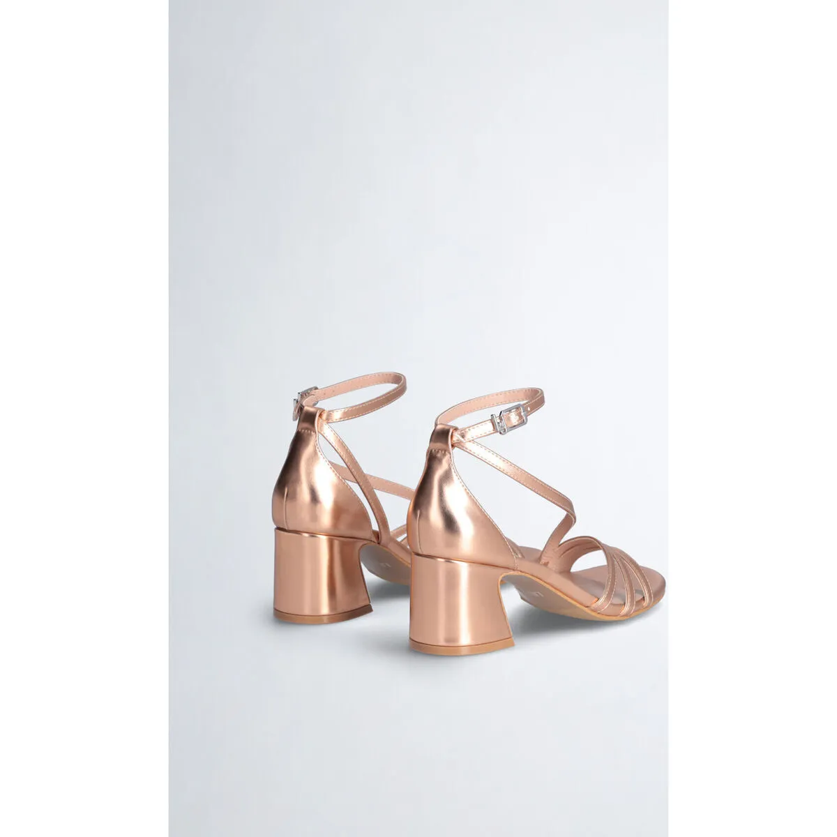 Sandalias con tacón metalizadas
