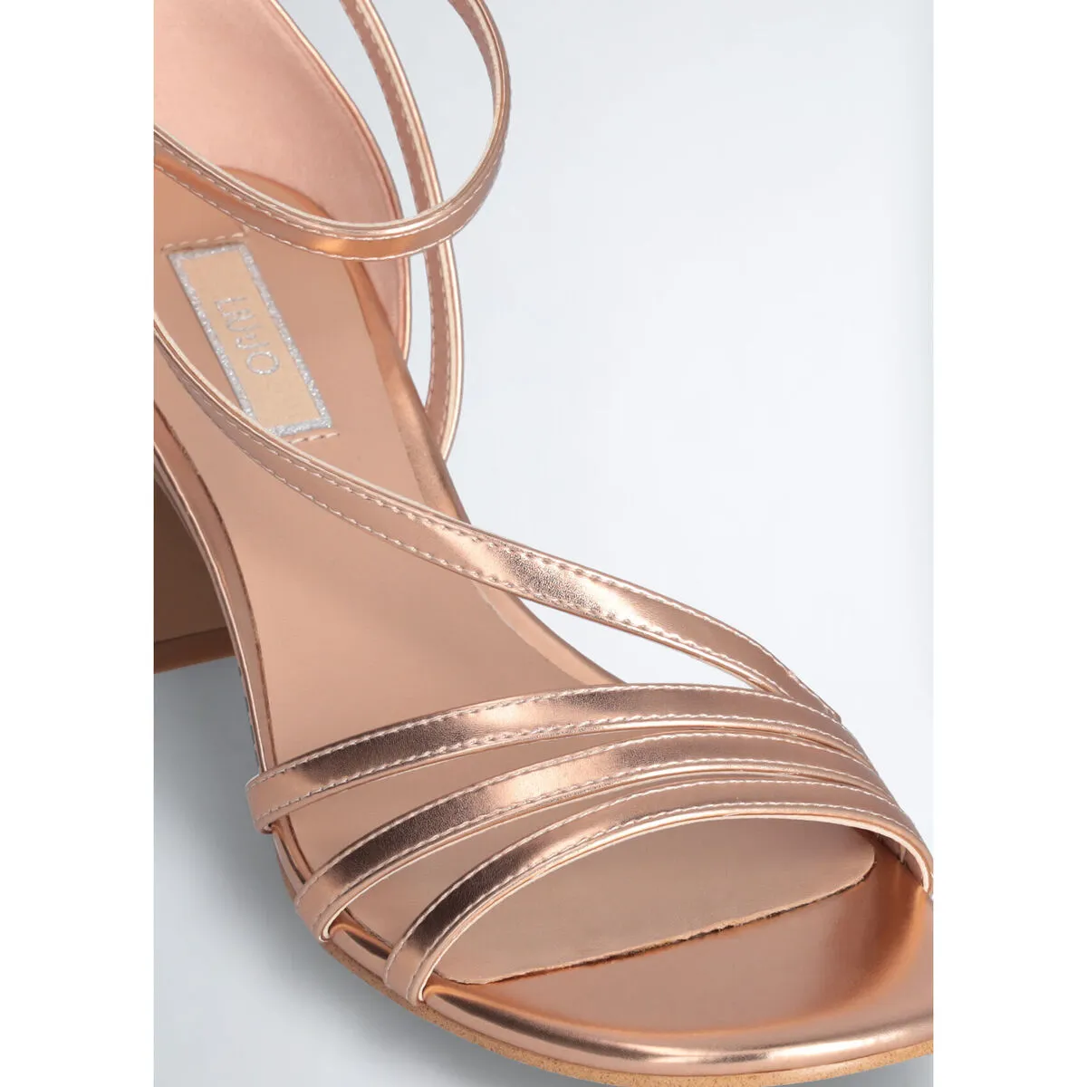Sandalias con tacón metalizadas