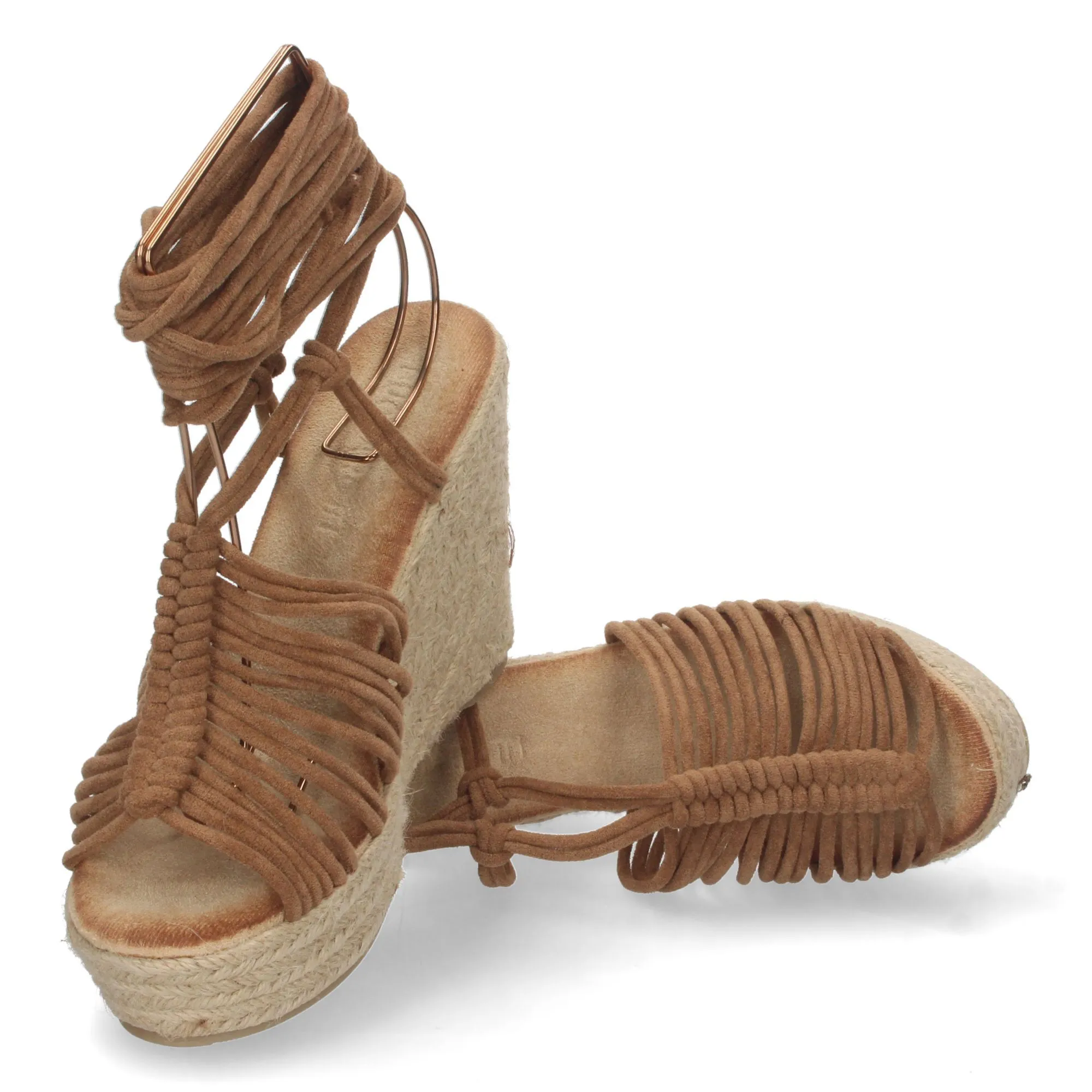 Sandalias de cuña forrada de yute diseño tiras color camel