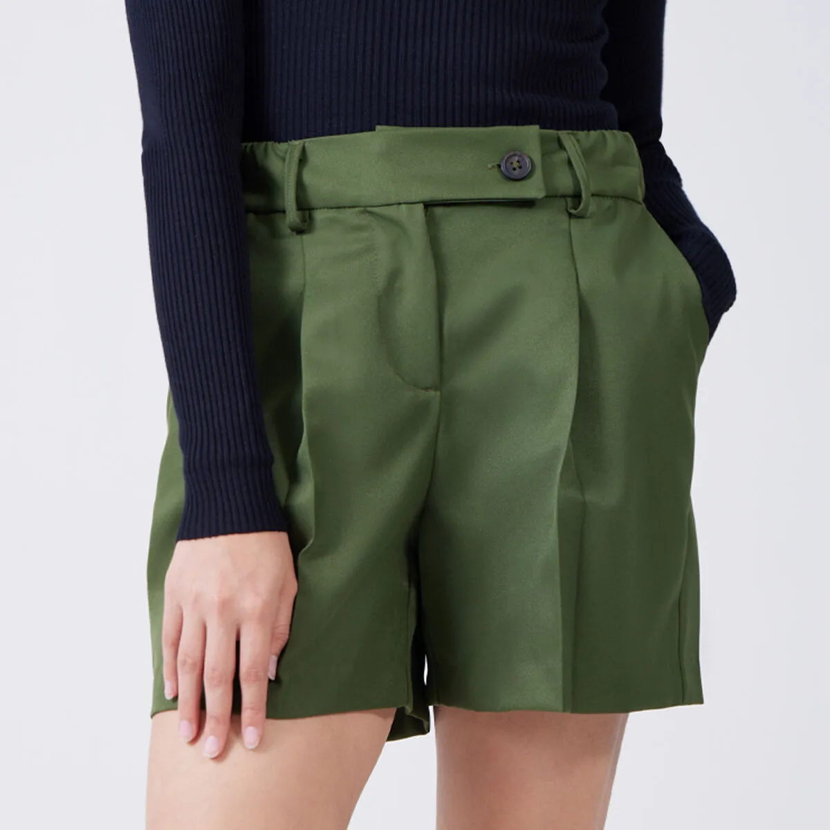 Short Tiro Alto Con Pinzas