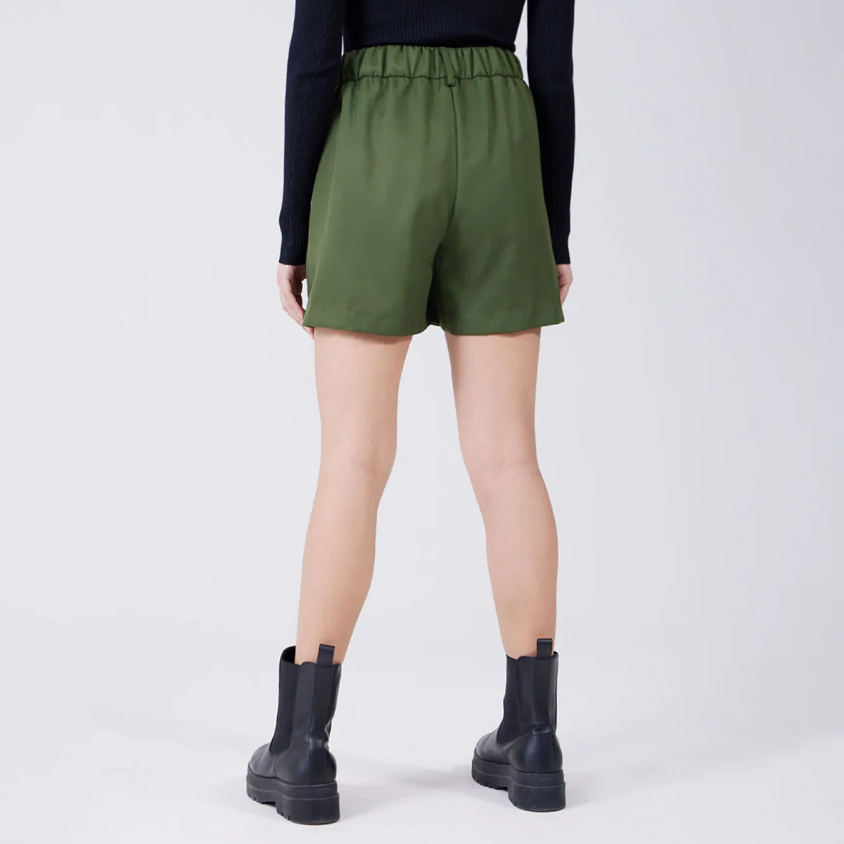 Short Tiro Alto Con Pinzas