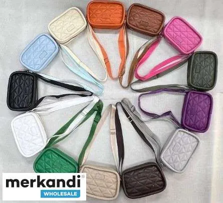Venta al por mayor de bolsos de mujer disponibles en varias variantes de modelo y variantes de color de Turquía.
