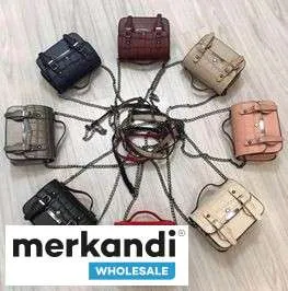 Venta al por mayor de bolsos de mujer en una variedad de colores y modelos que se adaptan a tus necesidades