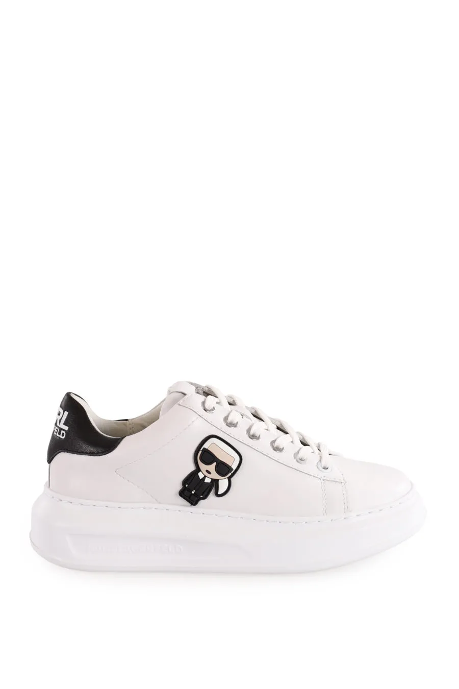 Zapatillas blancas con logotipo 