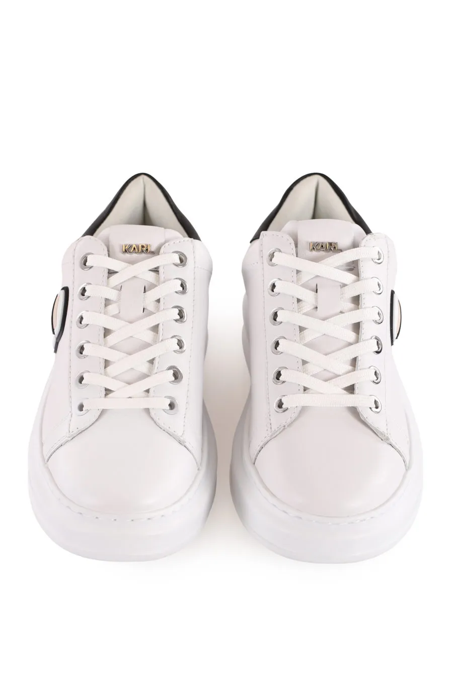 Zapatillas blancas con logotipo 