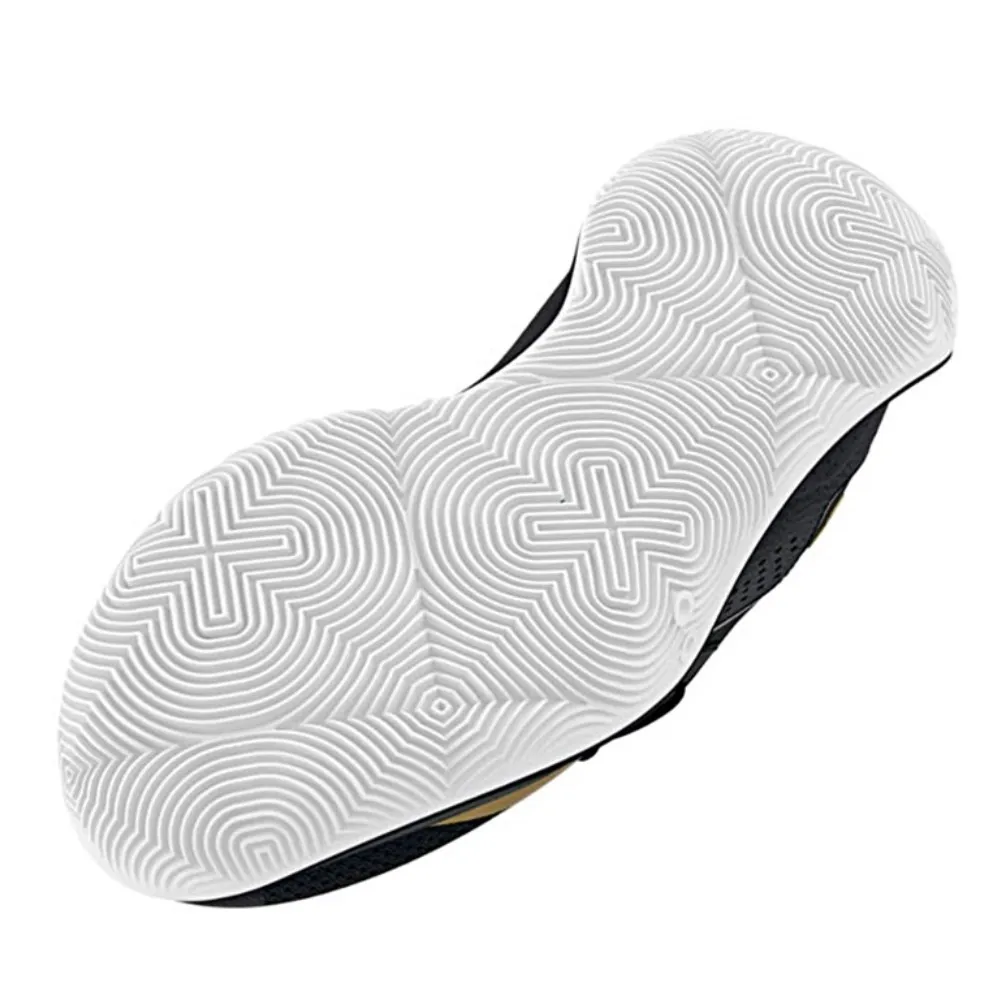 ZAPATILLAS UNDER ARMOUR GS JET 23 NEGRO DORADO 3026635002