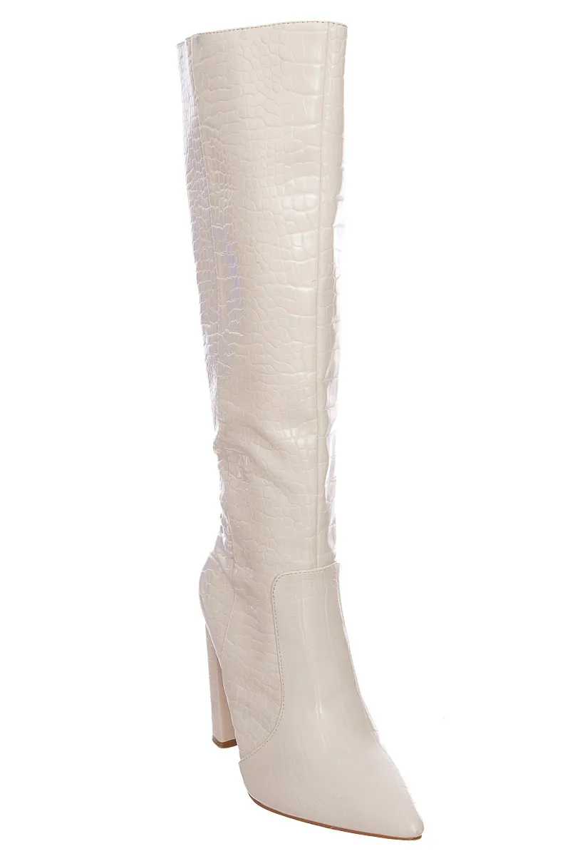 ZAPATOS COLOR BEIGE  CLOSEANDO