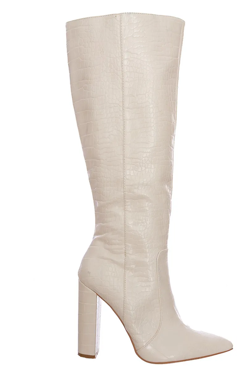 ZAPATOS COLOR BEIGE  CLOSEANDO
