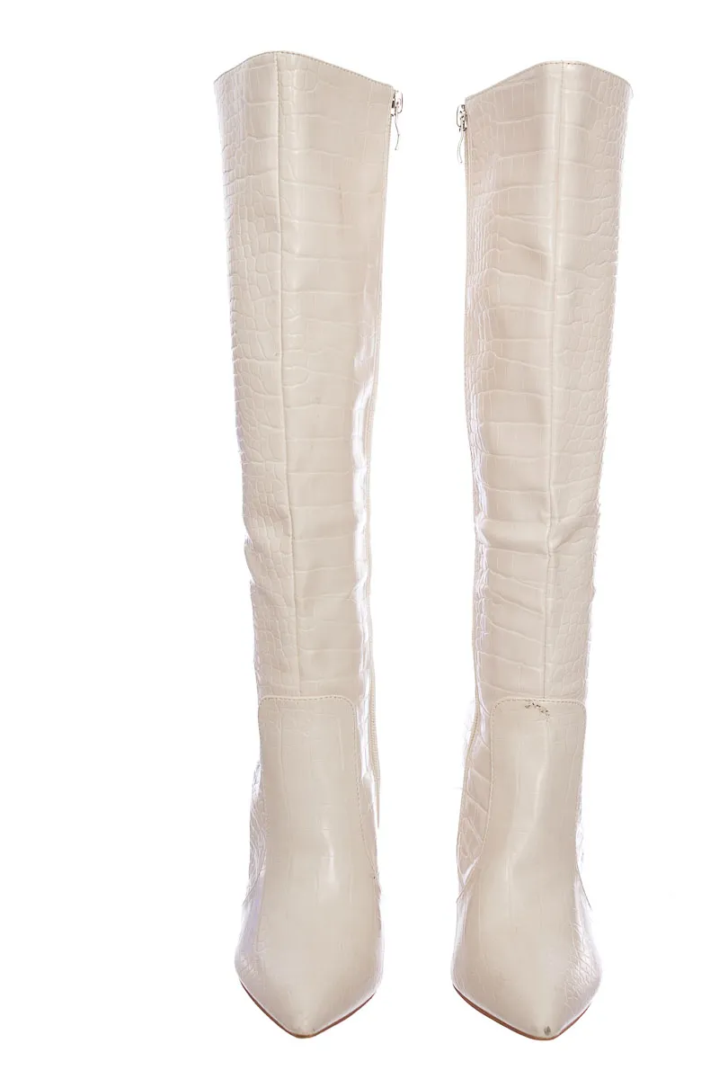 ZAPATOS COLOR BEIGE  CLOSEANDO
