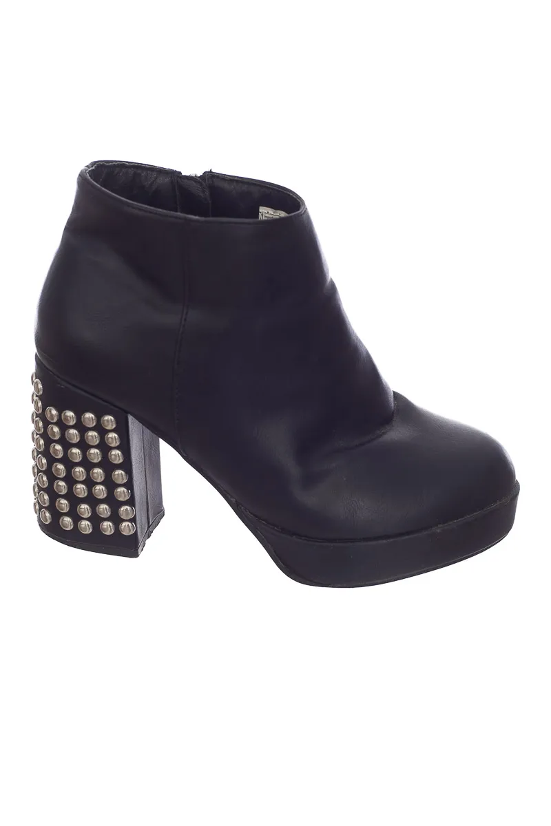 ZAPATOS COLOR NEGRO  BASEMENT