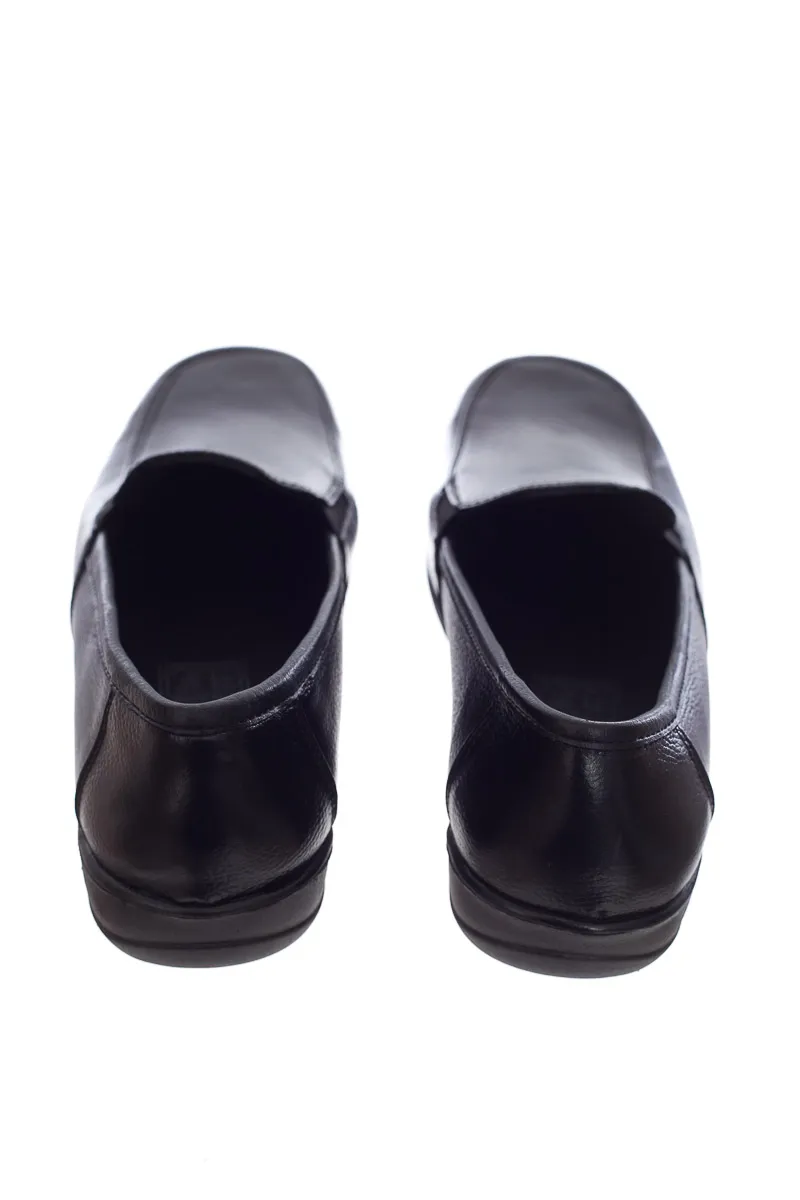 ZAPATOS COLOR NEGRO  CAPRIANO