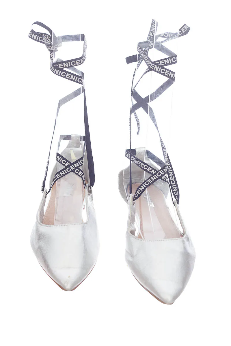 ZAPATOS COLOR PLATEADO  STUDIO F