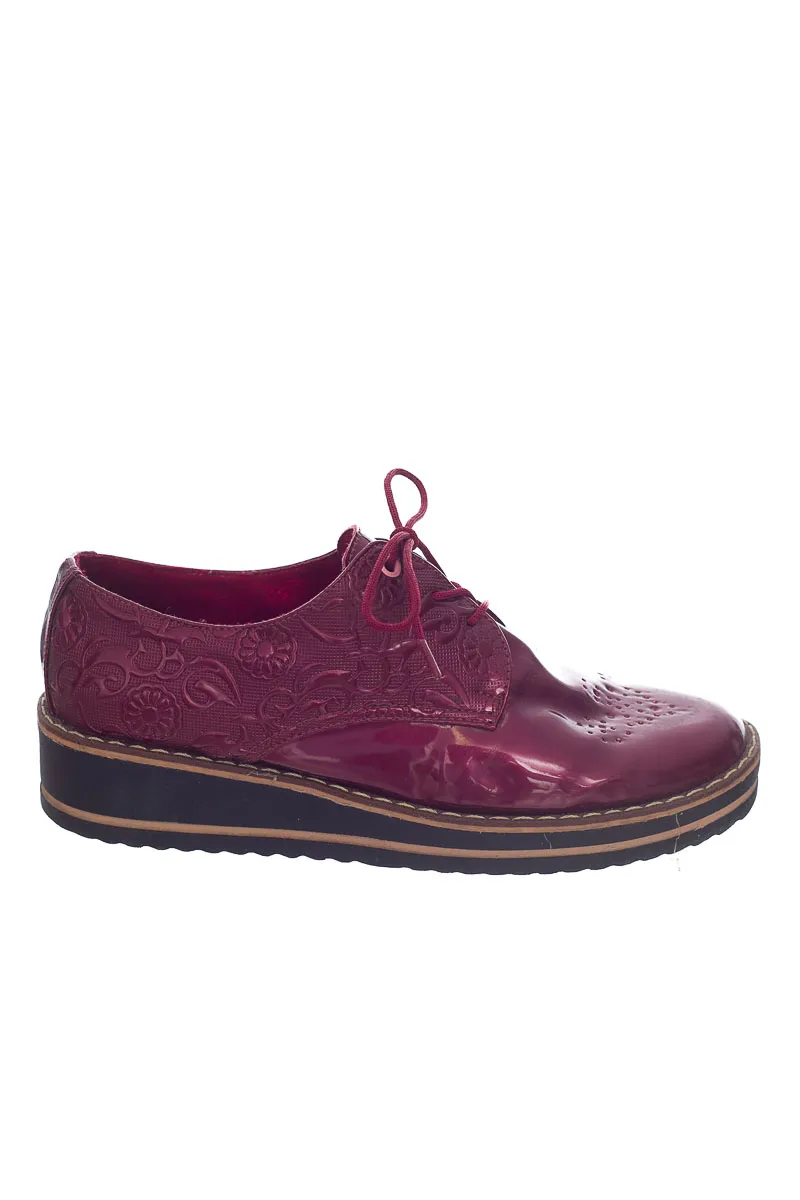 ZAPATOS COLOR VINOTINTO  VIOLETA