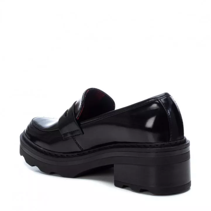 Zapatos tacón Xti negros con estampado interior tipo mocasín
