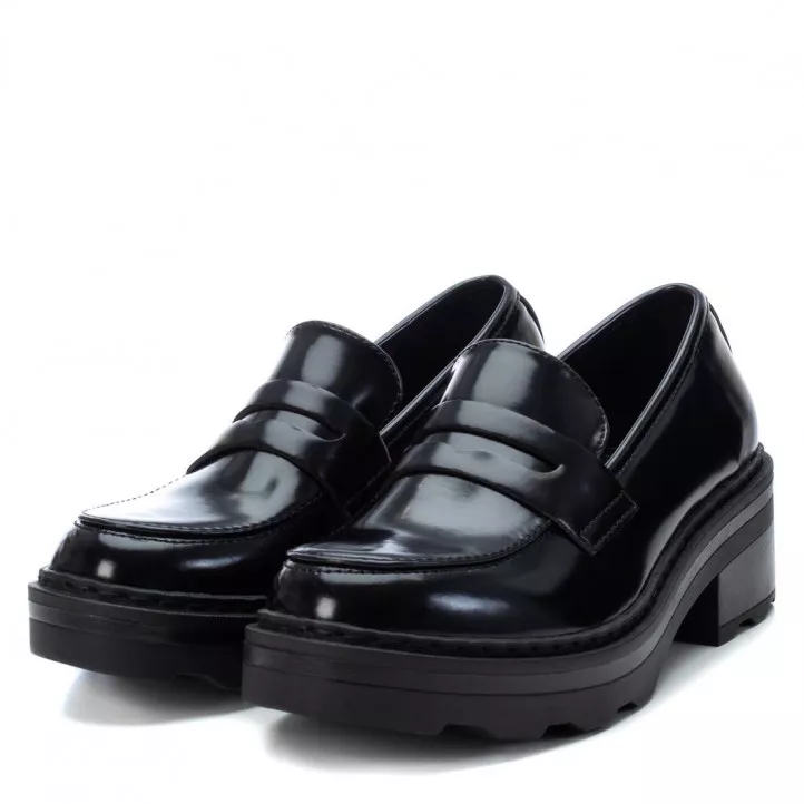 Zapatos tacón Xti negros con estampado interior tipo mocasín
